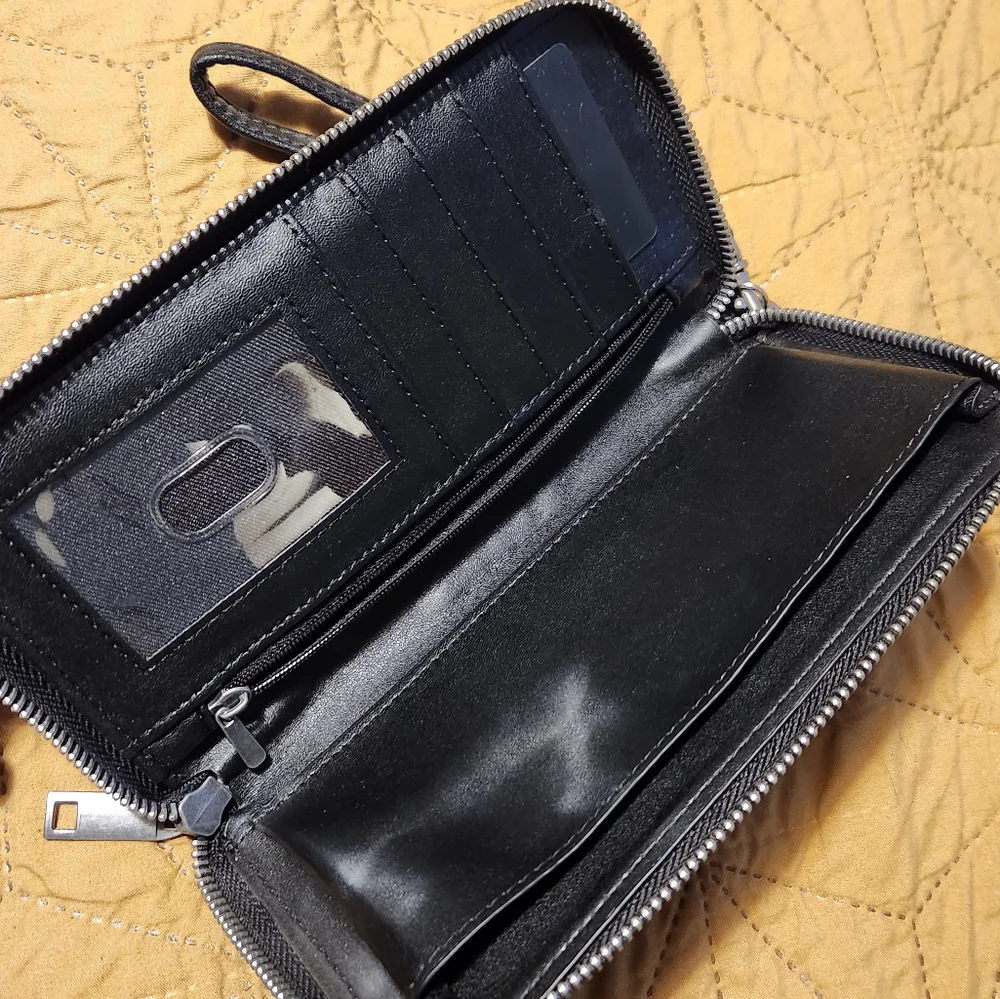 Cinched leather wristlet NWOT - Picture 4 of 4